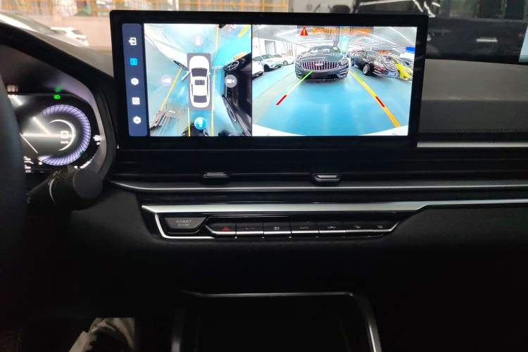 Used Geely Auto Emgrand 2023 4th Generation Champion Edition 1.5L CVT Prestige Model
