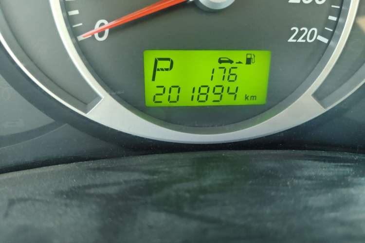 Used Hyundai Tucson 2009 2.0L Automatic Two-Wheel Drive with Sunroof Odometer Close Up