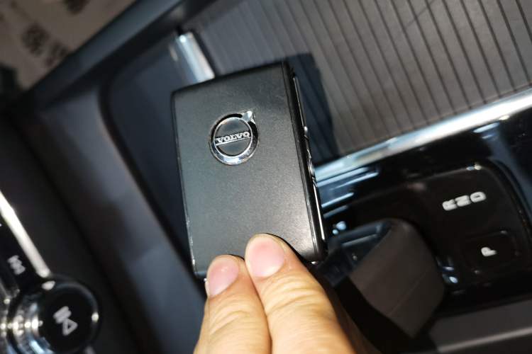 Used Volvo XC60 2022 B5 4x4 Zhiyi Luxury Edition Vehicle Key