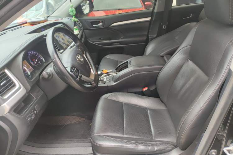 Used Toyota Highlander 2017 2.0T Four-Wheel Drive Luxury Navigation Version 7 Seats
