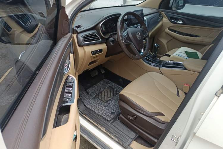 Used Baojun 730 2017 1.8L iAMT Prestige Version 7 Seats