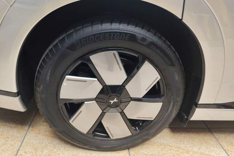 Used XPeng X9 2024 702 Ultra-Long Range Max
