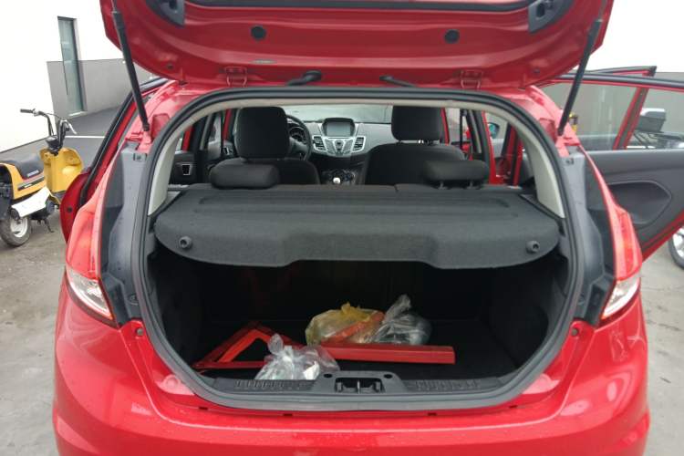 Used Ford Fiesta 2013 Hatchback 1.5L Manual Fashion Edition
