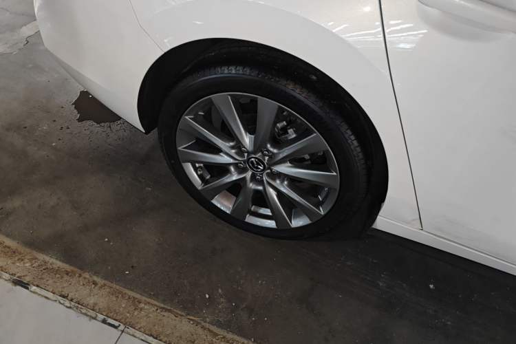 Used Mazda 3 Axela 2023 2.0L Automatic Zhiya Edition Right Rear Wheel Hub