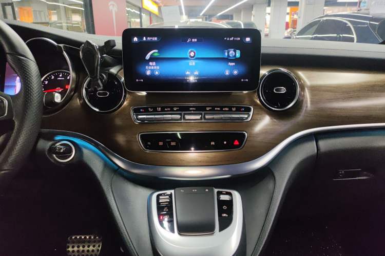 Used Mercedes-Benz V-Class 2021 V 260 L Long Wheelbase Prestige Edition Audio And AC Panel