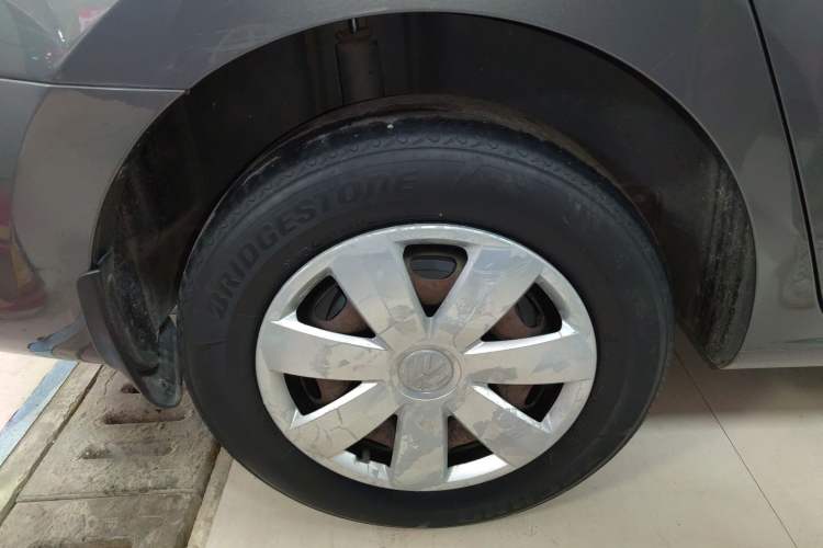 Used Volkswagen Santana 2013 1.6L Automatic Fashion Edition Right Rear Wheel Hub