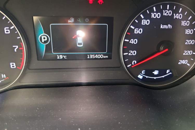 Used Kia K4 2014 1.8L Automatic DLX Odometer Close Up