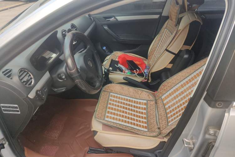 Used Volkswagen Jetta 2015 1.6L Manual Comfort Model
