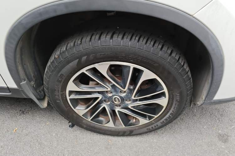 Used GAC Trumpchi GS4 2017 235T Automatic Two-Wheel Drive Elite Edition Right Front Wheel Hub