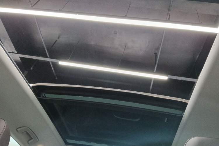 Used Volkswagen Tavendor 2023 380TSI Four-Wheel Drive R-Line Cruise Edition Headliner