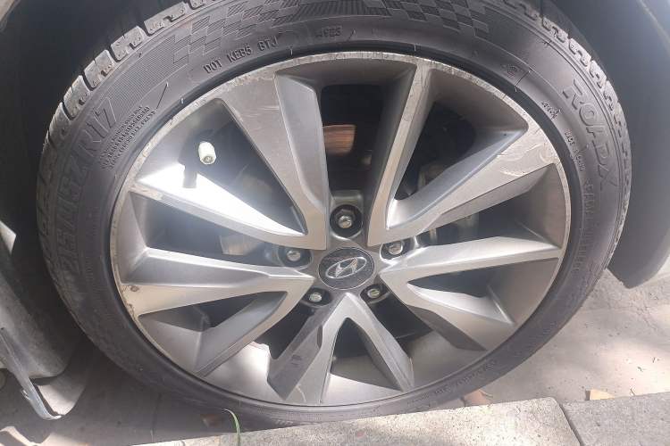 Used Hyundai Elantra (5th Generation / Langdong) 2015 1.6L Automatic Leading Model Right Front Wheel Hub