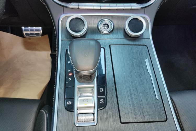 Used Hongqi H9 2023 2.0T Smart Connect Flagship Edition Gear Lever