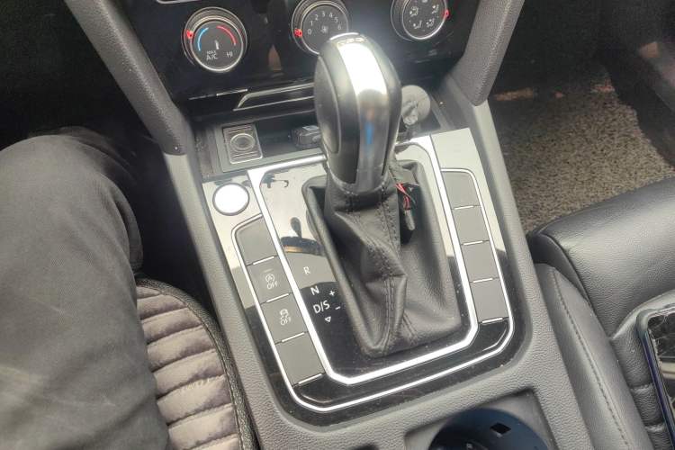 Used Volkswagen Magotan 2017 330TSI DSG Leading Model Gear Lever