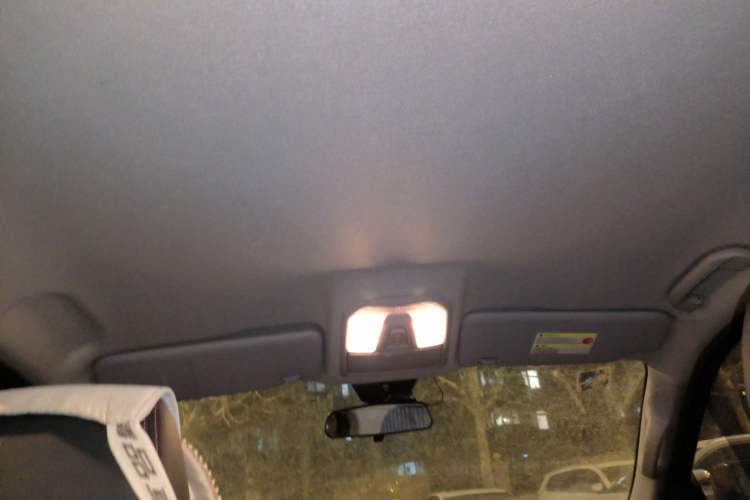 Used SAIC MAXUS T60 2019 2.4L Gasoline Manual Two-Wheel-Drive High-Ride Pioneer Edition Standard Cab