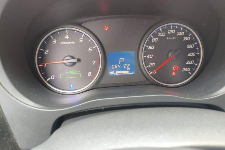 Used Mitsubishi Outlander 2018 2.0L Two-Wheel Drive Glory Edition 5 Seats Odometer Close Up