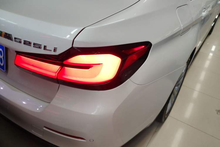 Used BMW 5 Series 2021 525Li Luxury Package Right Rear Taillight