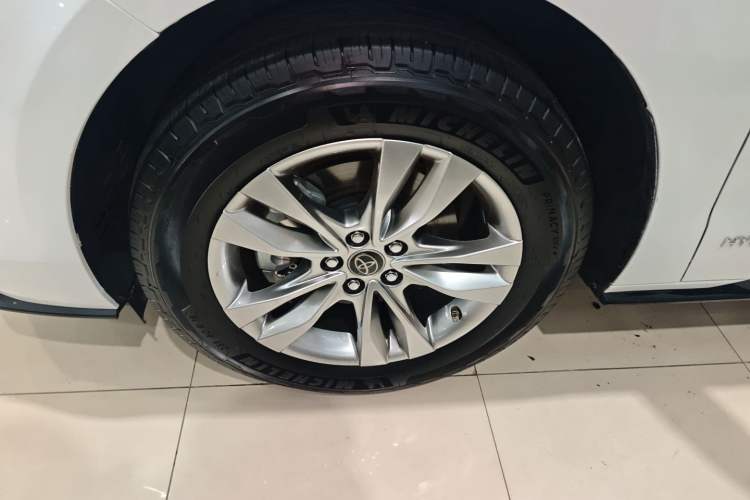 Used Toyota SIENNA 2021 2.5L Hybrid Premium Edition Exterior 4