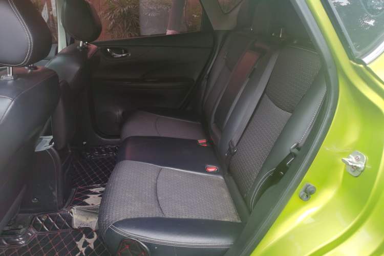 Used Nissan Tiida 2016 1.6L CVT Smart Drive Edition Interior 4