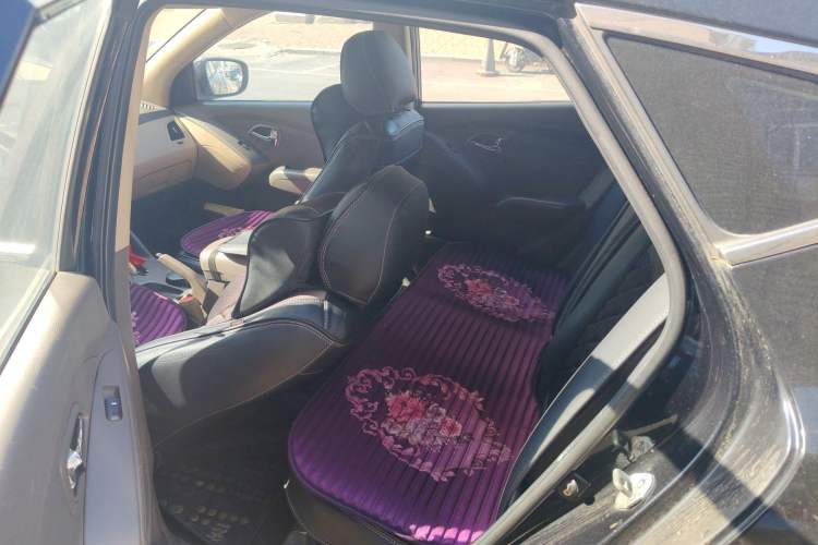 Used Hyundai ix35 2010 2.0L Automatic Two-Wheel Drive New Edition GL Left Rear Seat