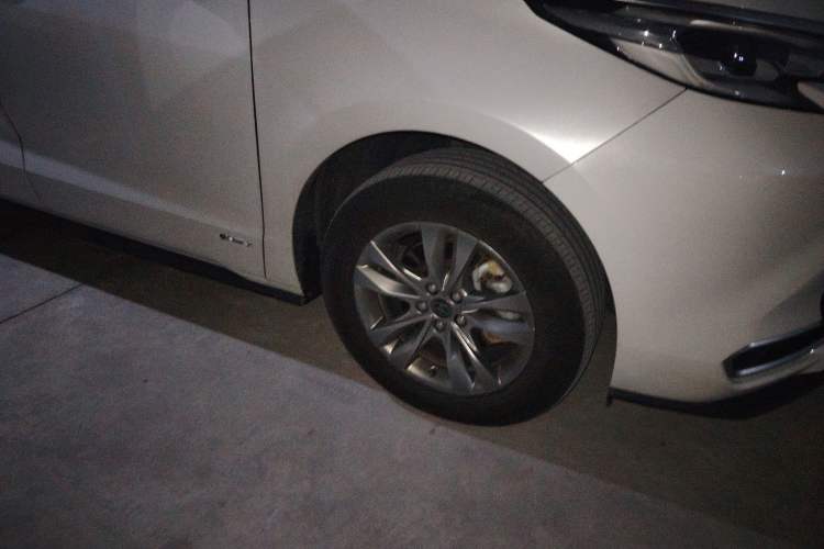 Used Toyota SIENNA 2024 2.5L Hybrid Four-Wheel Drive Prestige Edition Right Front Wheel Hub