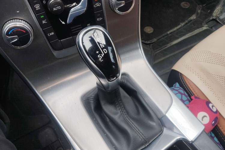 Used Volvo S60 2018 S60L T5 Intelligent Drive Progressive Edition