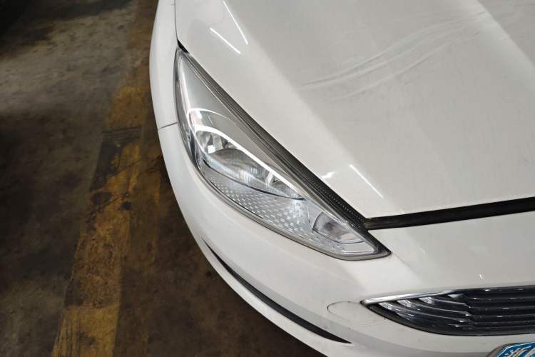 Used Ford Focus 2015 Sedan 1.6L Automatic Comfort Model Right Front Headlight