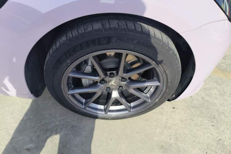 Used Tesla Model 3 2022 Rear-Wheel-Drive Version Right Rear Wheel Hub