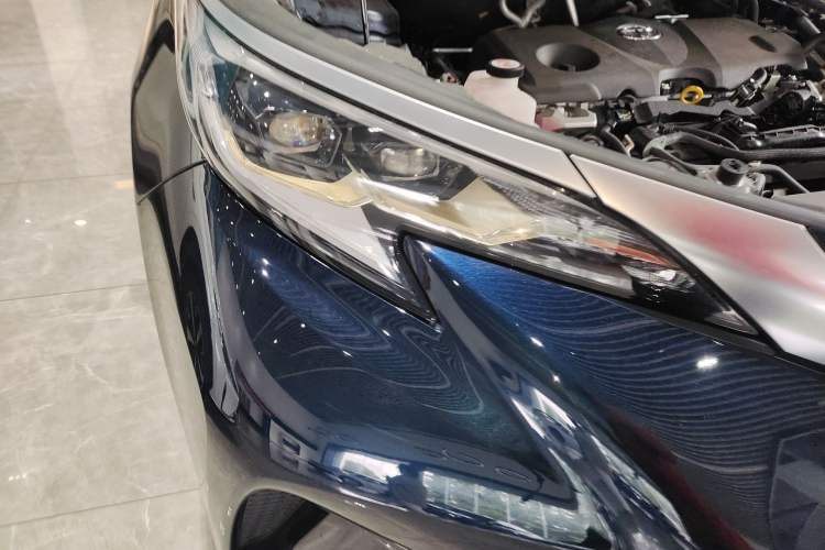 Used Toyota Granvia 2023 2.5L Hybrid Flagship VIP Edition