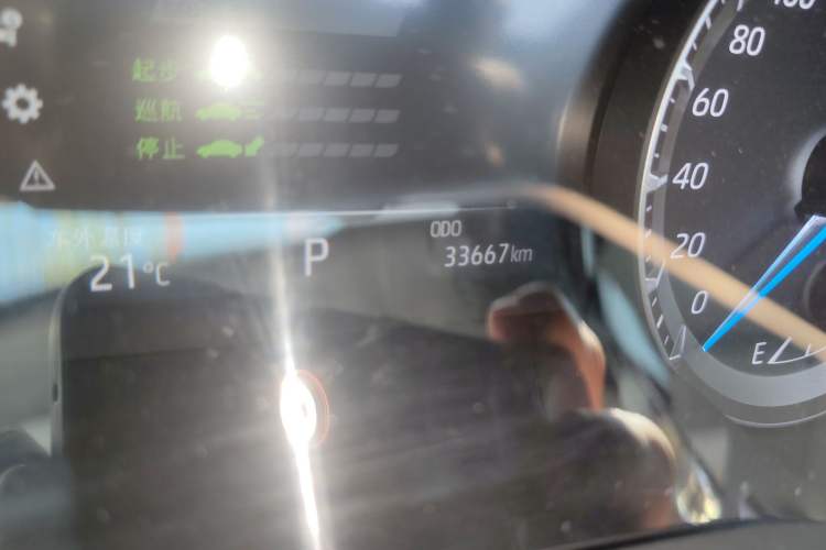 Used Toyota Highlander 2022 Dual-Engine 2.5L Four-Wheel Drive Prestige Version 7 Seats Odometer Close Up