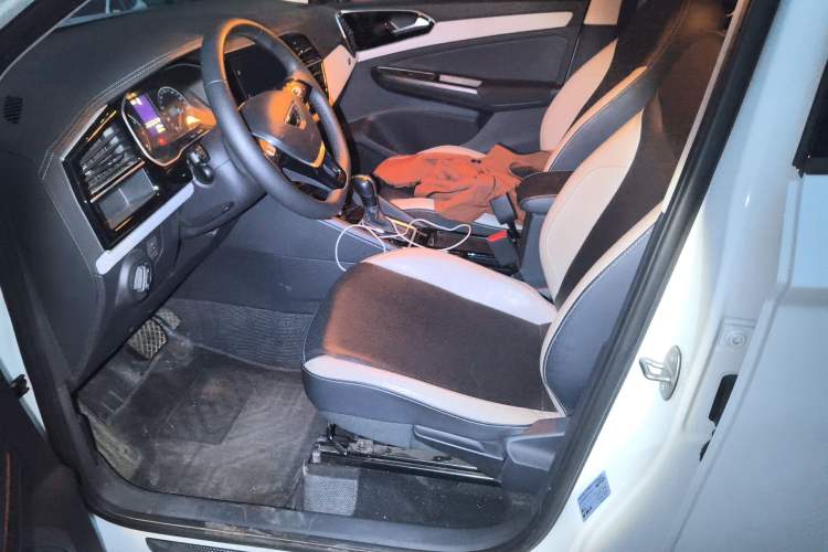 Used Jetta VS5 2024 280TSI Automatic Pioneer Edition Left Front Seat