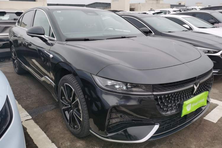 Used VOYAH PASSION 2024 PHEV Four-Wheel Drive Ultra-Long Range Flagship Model Front Right 45 Deg