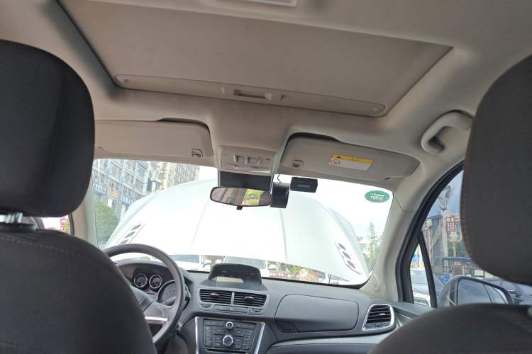 Used Buick Encore 2015 1.4T Automatic Two-Wheel Drive Urban Elite Version Headliner