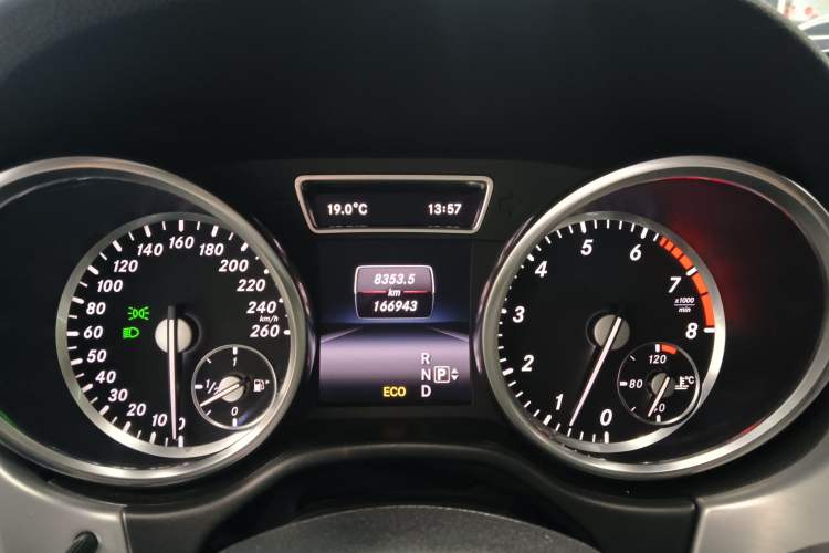 Used Mercedes-Benz M-Class 2014 ML 320 4MATIC Instrument Cluster