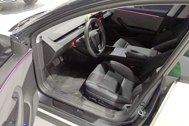 Used Tesla Model 3 2025 Rear-Wheel-Drive Version