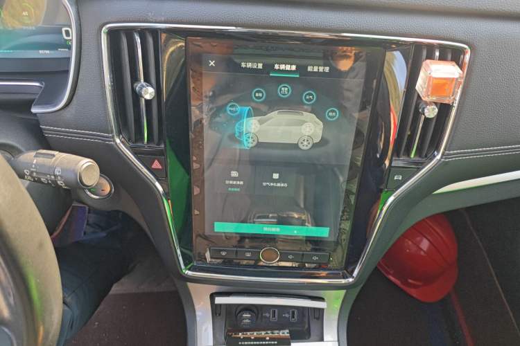 Used Roewe RX5 New Energy 2017 ERX5 EV400 Electric Internet Supreme Edition Audio And AC Panel