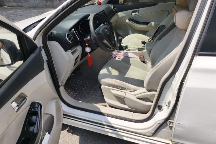 Used Venucia T70 2016 1.6L Manual Ruixing Edition