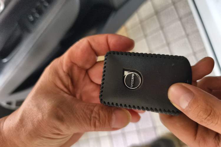 Used Volvo V90 2017 Cross Country T5 AWD Prestige Edition Vehicle Key