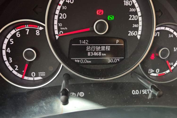 Used Volkswagen Beetle 2014 1.2TSI Fashion Edition Odometer Close Up