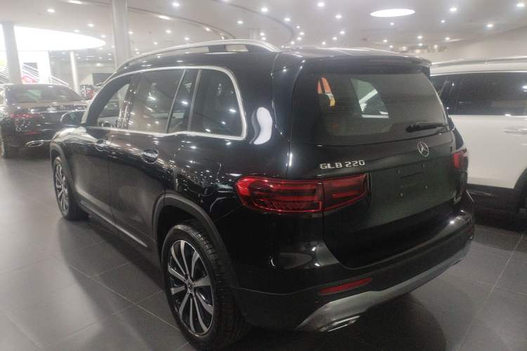 Used Mercedes-Benz GLB 2024 Refresh GLB 220 Fashion Edition Rear Left 45 Deg