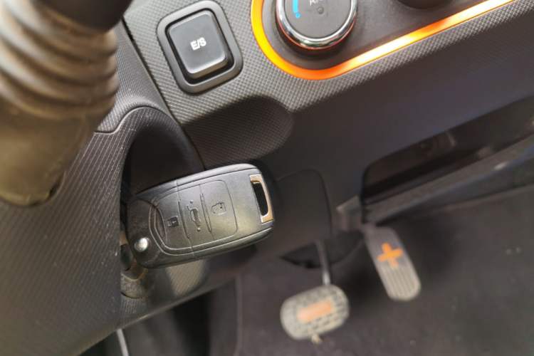 Used Wuling Hongguang MINIEV 2021 Macaron Premium Model – Lithium-NMC Interior 1