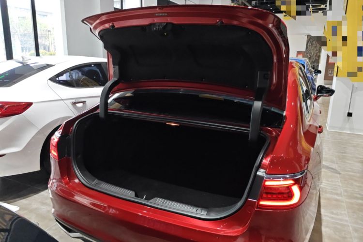 Used GAC Trumpchi GA6 2019 270T Automatic Prestige Edition Trunk