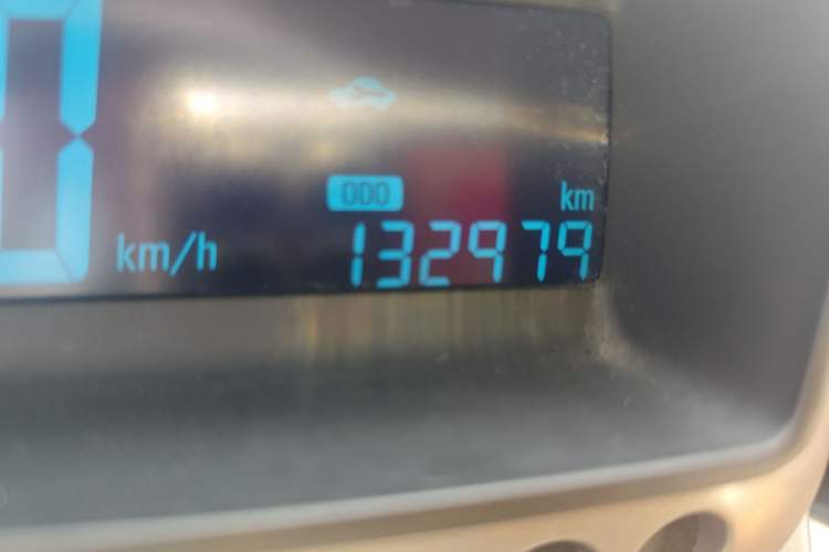 Used Chevrolet Aveo Sonic 2011 Sedan 1.4L MT SL
