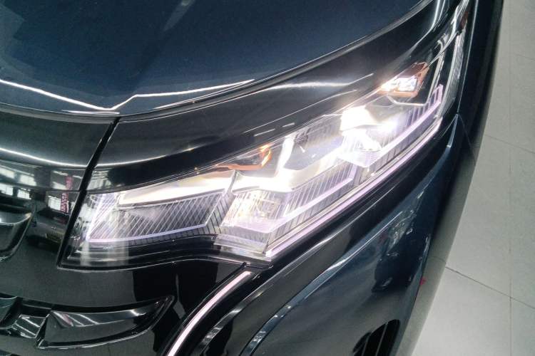 Used Denza D9 2022 DM-i 970 Four-Wheel Drive Flagship Model