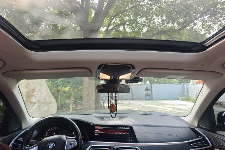 Used BMW X7 2019 xDrive40i Luxury Package with Leading Features
