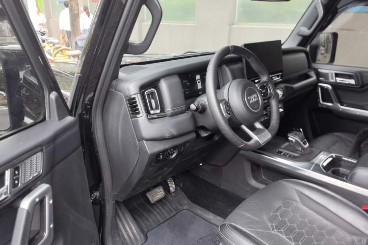 Used 212 T01 2024 2.0T Mechanic