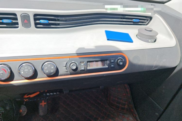 Used Wuling Hongguang MINIEV 2022 Zizai Version Lithium-NMC Audio And AC Panel