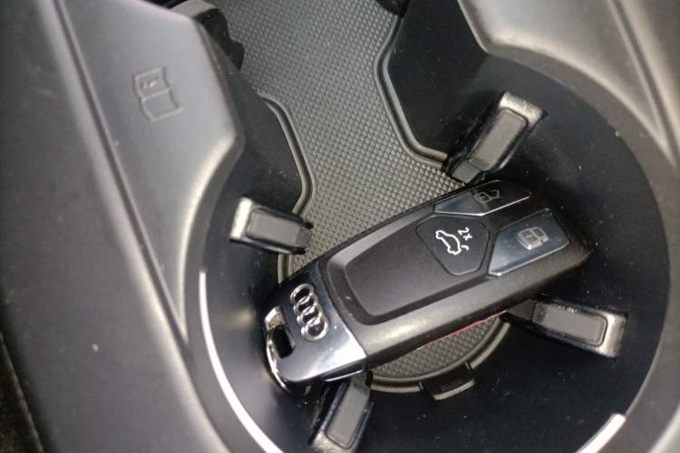 Used Audi A4L 2022 40 TFSI Fashion Dynamic Model Interior 1