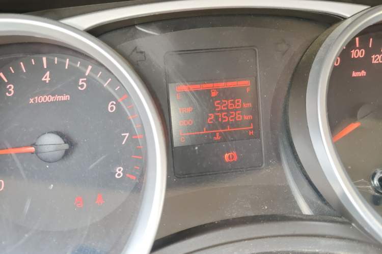 Used Wuling Hongguang 2018 1.5L S Standard Version L2B Odometer Close Up