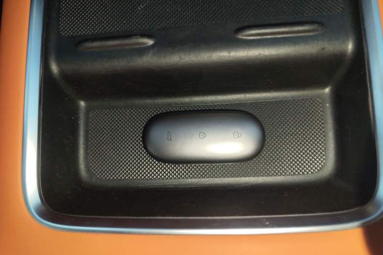 Used Li Auto L8 2023 Pro Model
