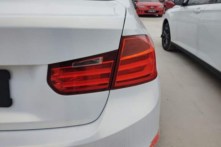 Used BMW 3 Series 2015 320i Active Edition
